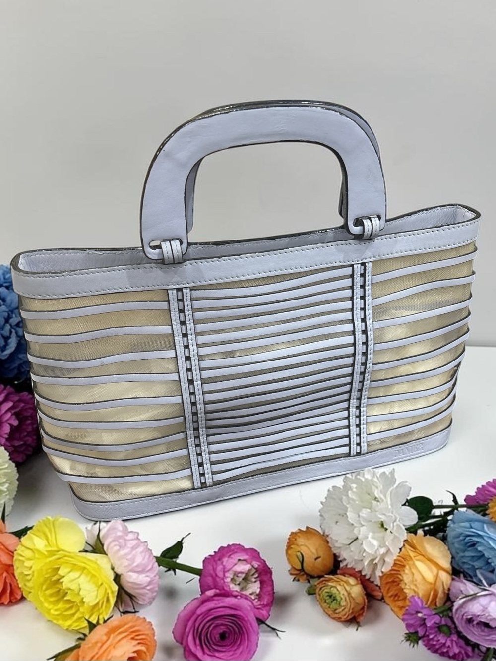DANIER LEATHER White Mesh Structured Handbag Stripe Overlay Leather Compact